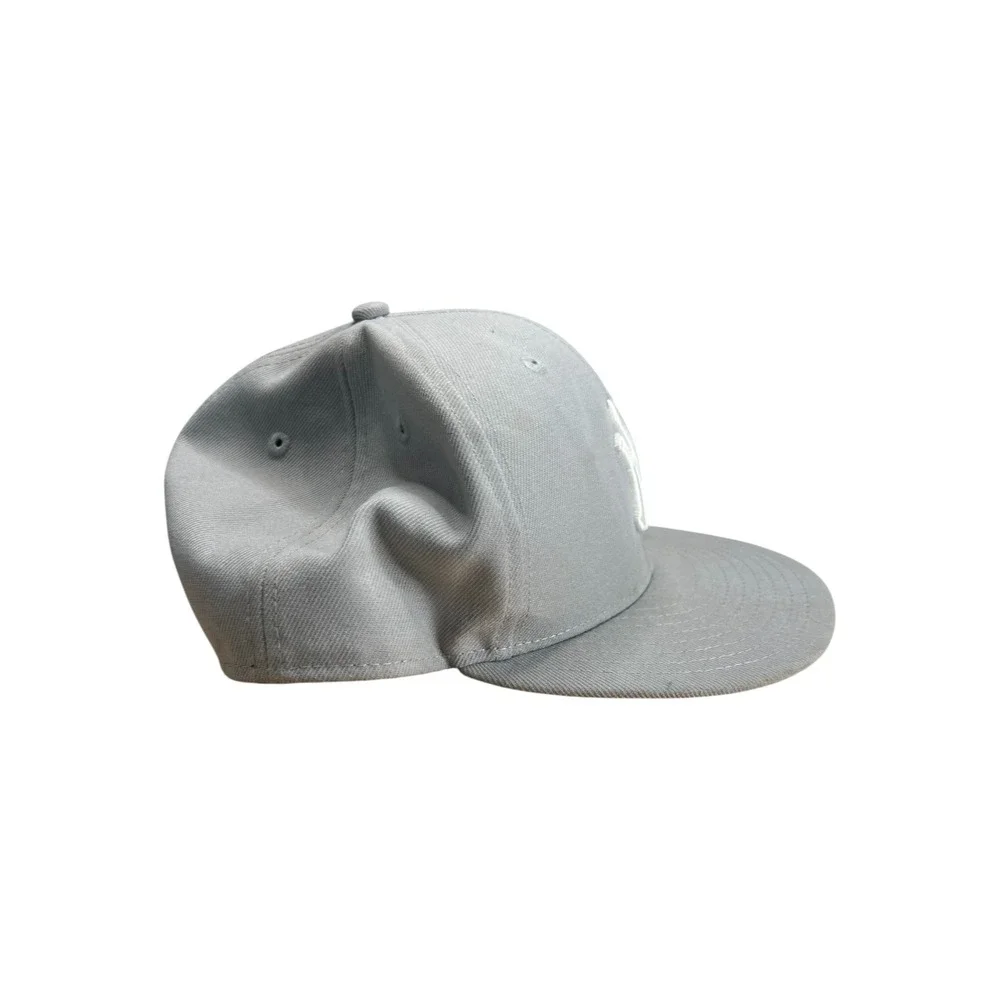 New Era 59FIFTY New York Yankees Fitted Hat Grey White - Size 7 5/8 MLB Cap - Picture 4 of 6